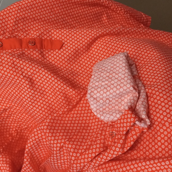 7th Avenue Design Studio Coral and White Longsleeve Blouse with Buttons - Picture 7 of 8